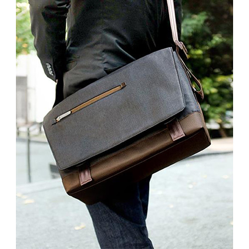 Moshi Aerio Messenger Bag for 15
