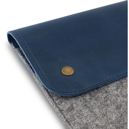 MegaGear Genuine Leather and Fleece Sleeve for 13.3