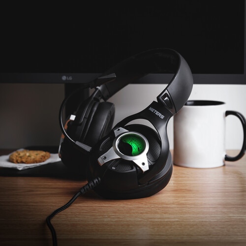 Meters Level-Up 7.1 Surround Sound Wired Gaming Headset (Silver)