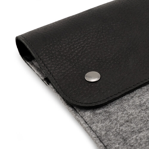 MegaGear Genuine Leather and Fleece 16